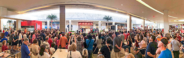 crowds gather for Carlo's Bakery opening in Florida Mall